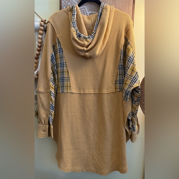 Oli & Hali oversized hooded shirt, size small - Picture 2 of 6